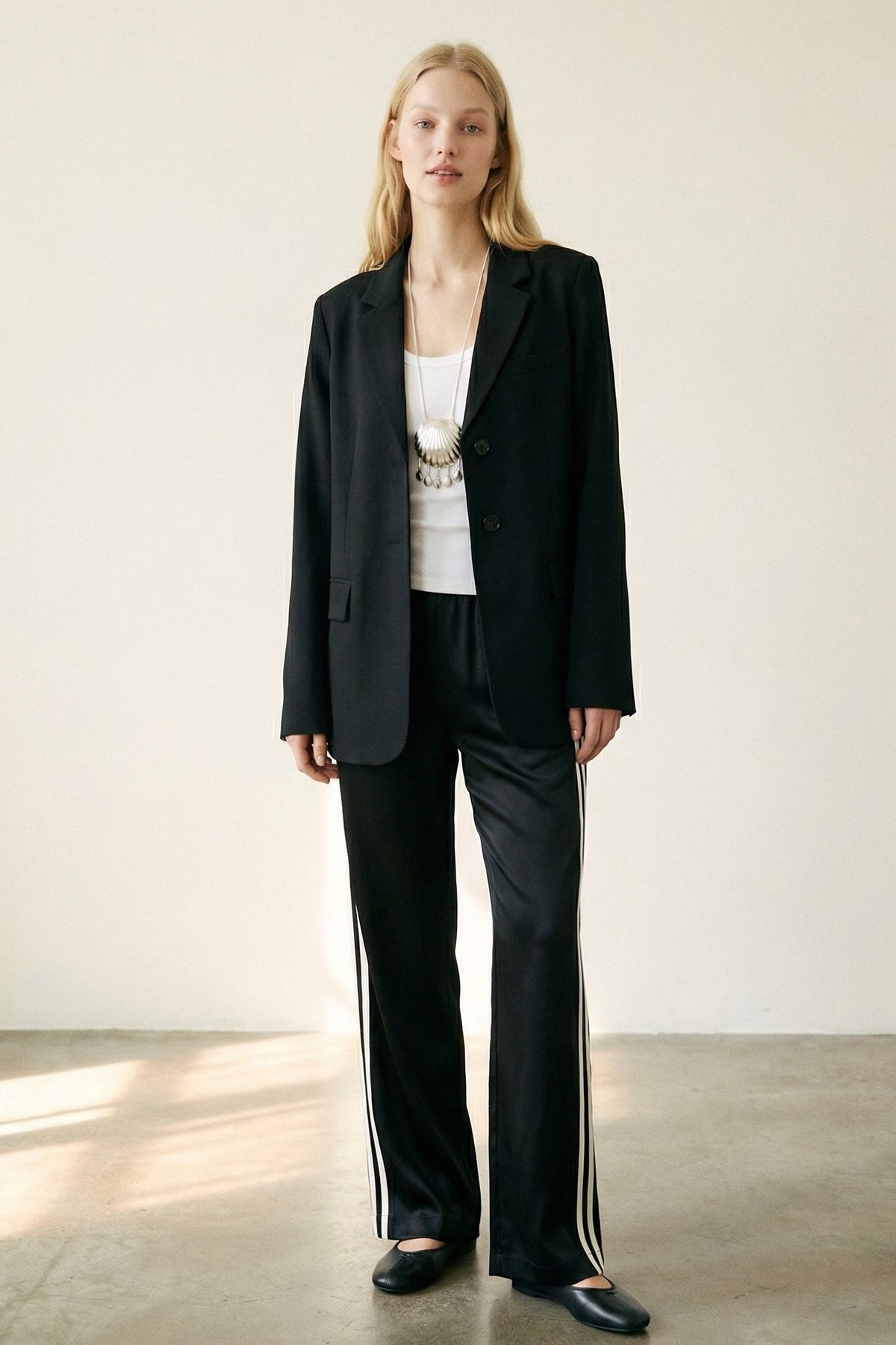 Fitted Waist Woven Blazer