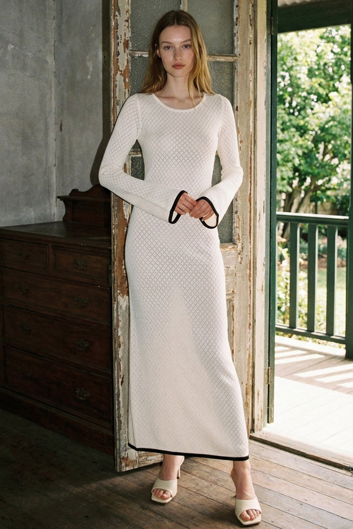 Contrast Trim Scoop Neck Maxi Dress