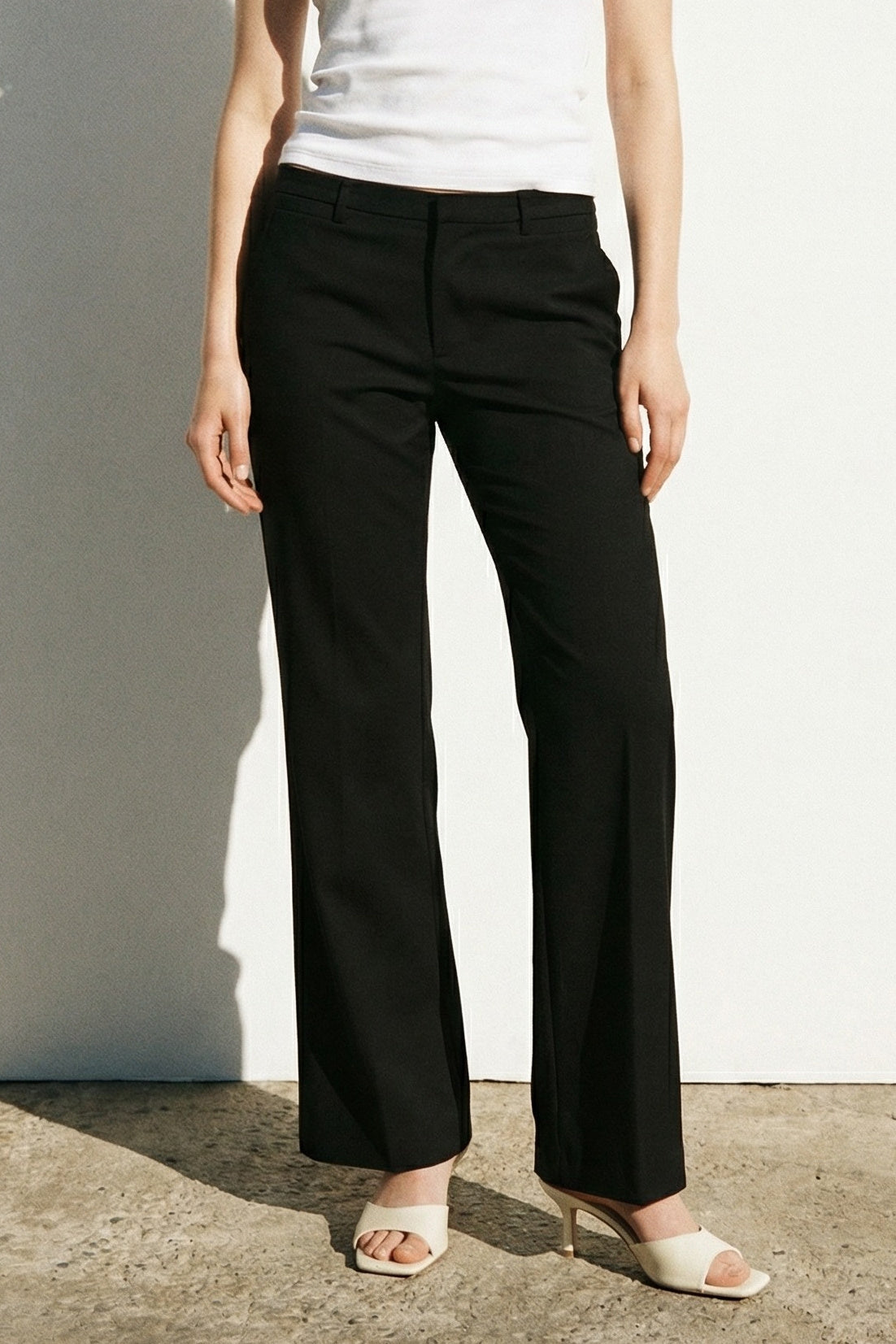 Hook Eye Waistband Woven Trouser