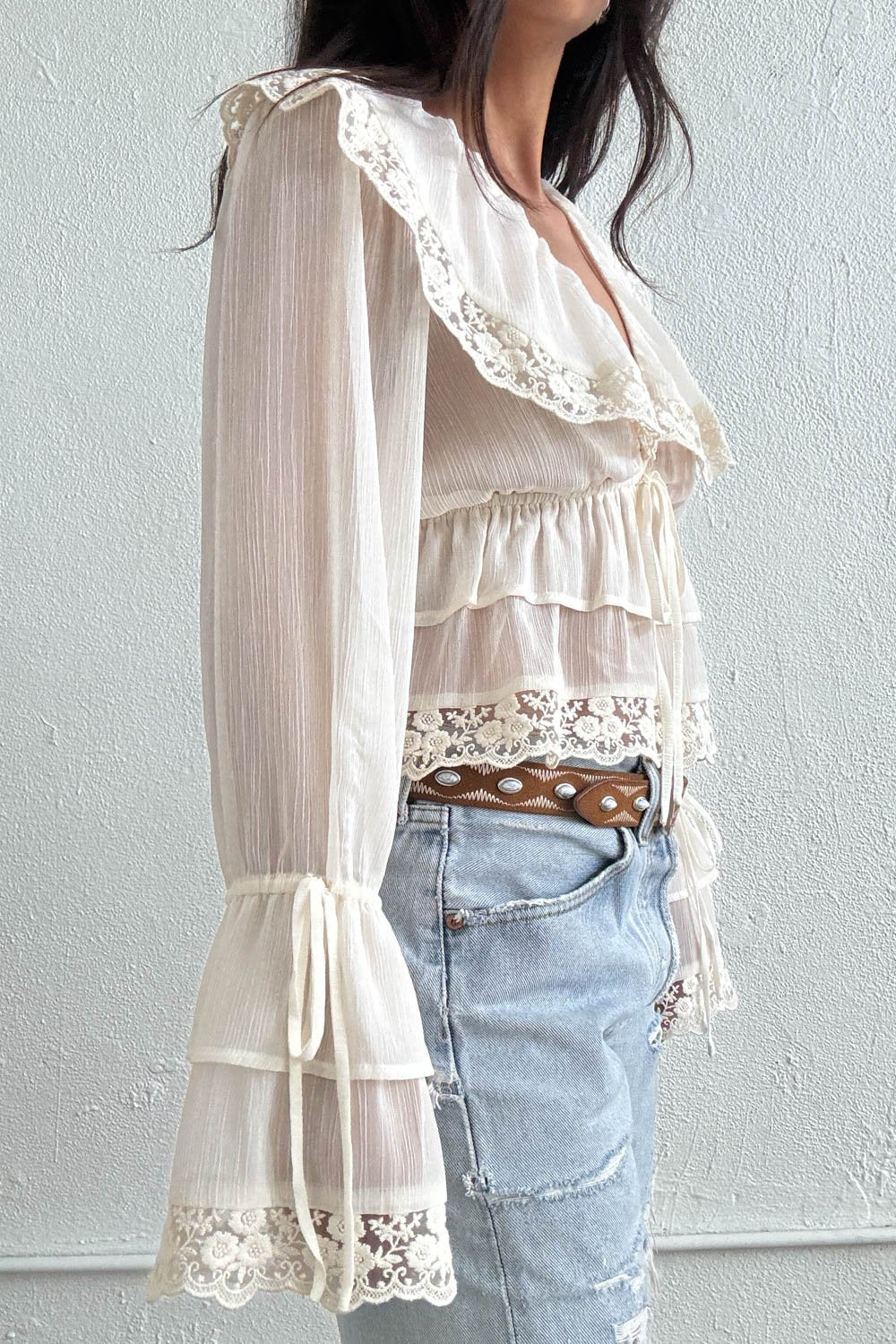 V Neck Lace Trim Ruffle Hem Blouse