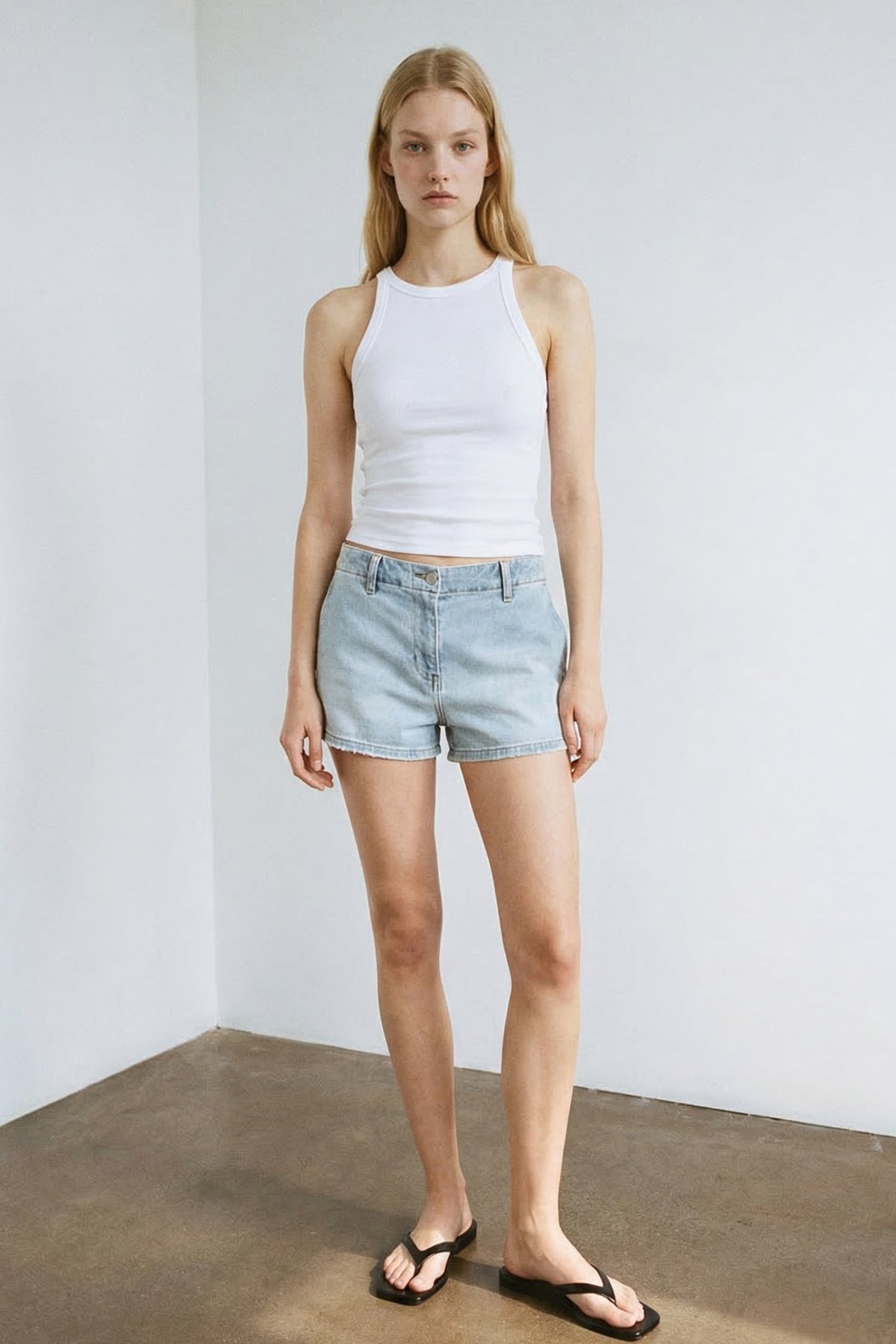 Mid Rise Elastic Band Denim Shorts