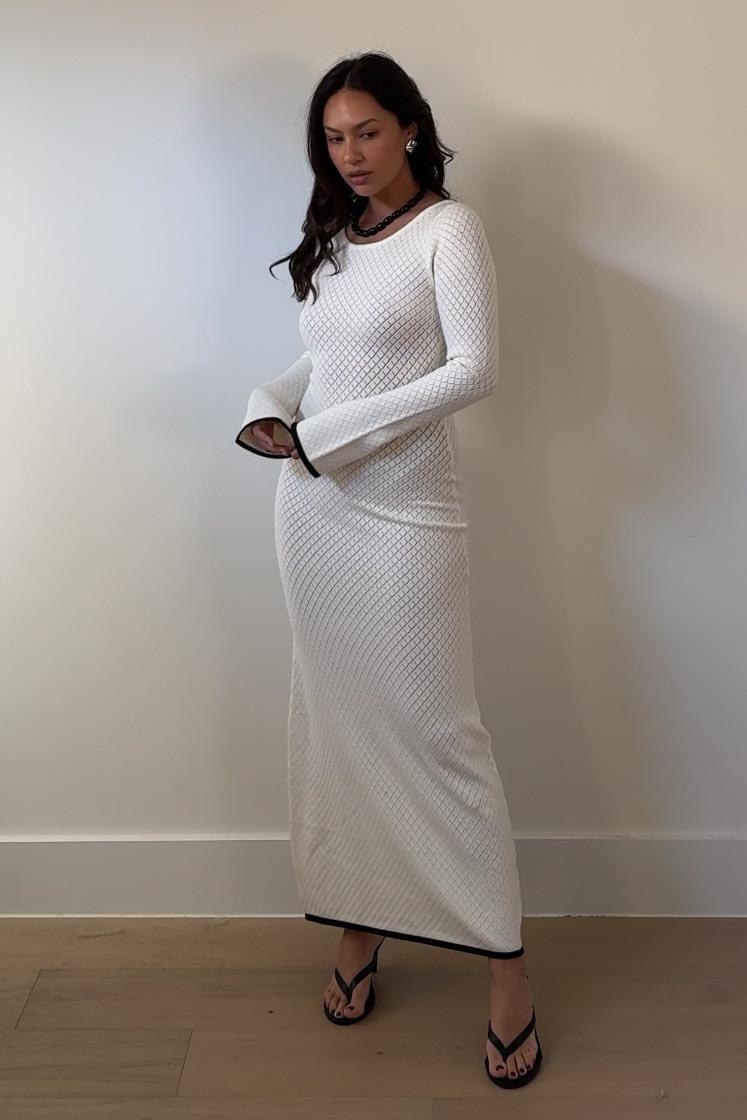 Contrast Trim Scoop Neck Maxi Dress