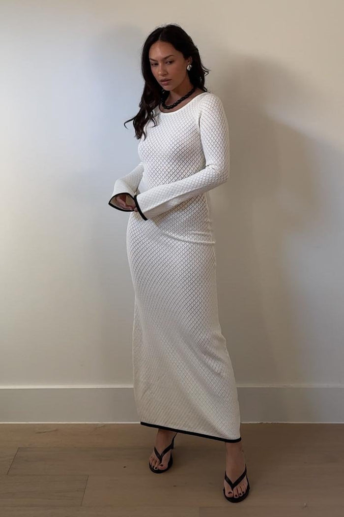 Contrast Trim Scoop Neck Maxi Dress