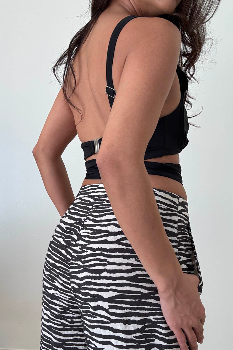 One Shoulder Cross Strap Bra Top
