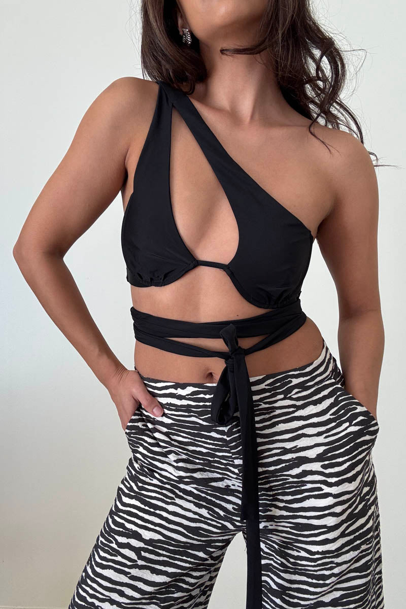 One Shoulder Cross Strap Bra Top