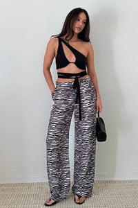 One Shoulder Cross Strap Bra Top
