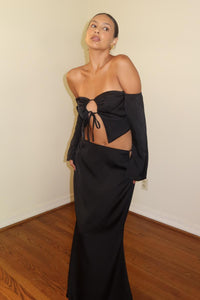 Off Shoulder Tie Up Maxi Skirt Set